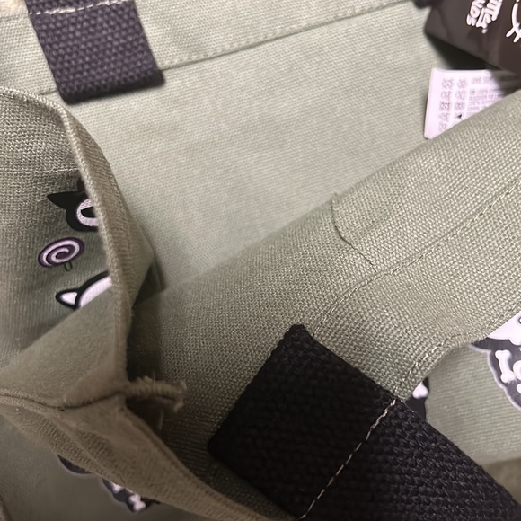 NEW Halloween Hello kitty mini tote - Picture 2 of 4